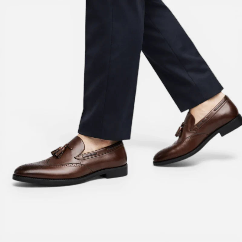 Mocassin En Cuir Vernis à Gland Marron Foncé Talon Homme